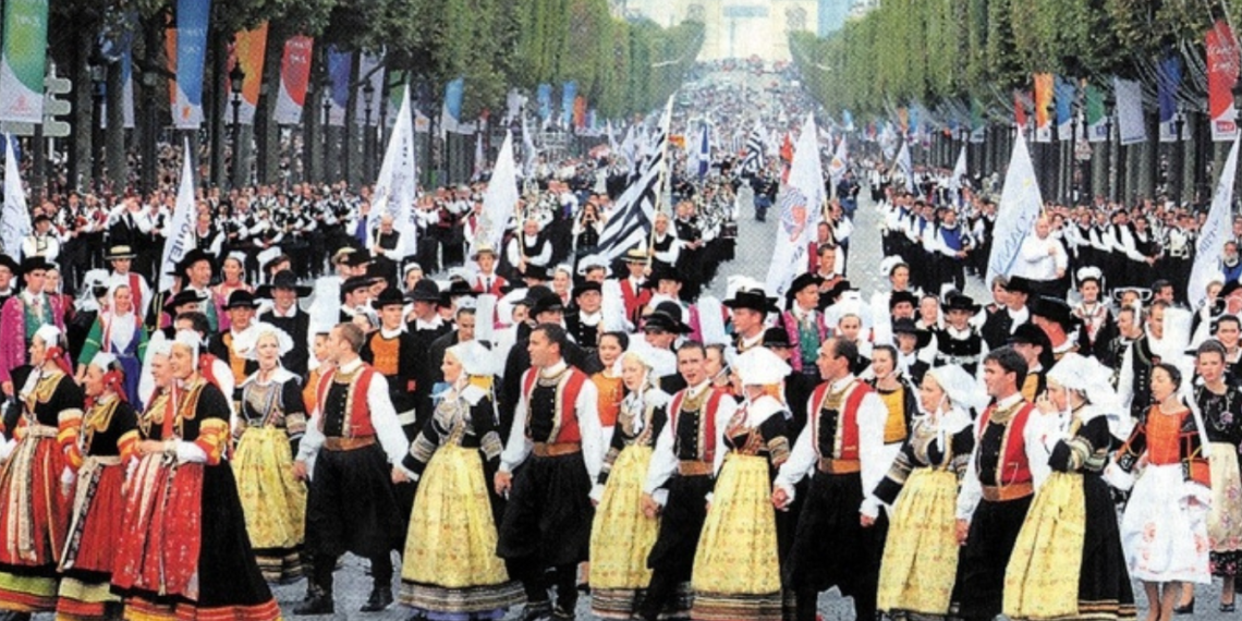 Discover French Culture and Customs_ A Guide