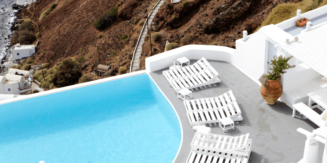 Discover-Santorinis-Top-Hotels-for-Your-Dream-Stay