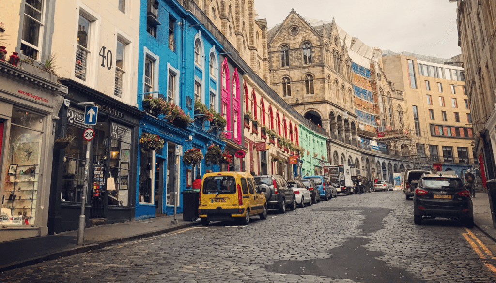 Edinburgh's Charming Shopping Districts