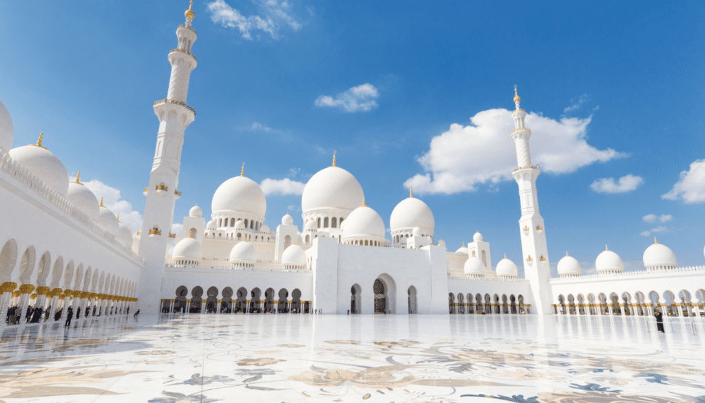 Explore the Stunning Sheikh Zayed Grand Mosque