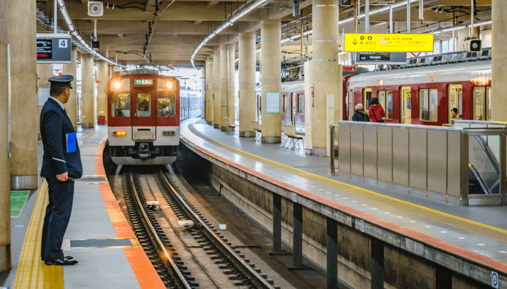 Navigating Tokyo's Efficient Transport System