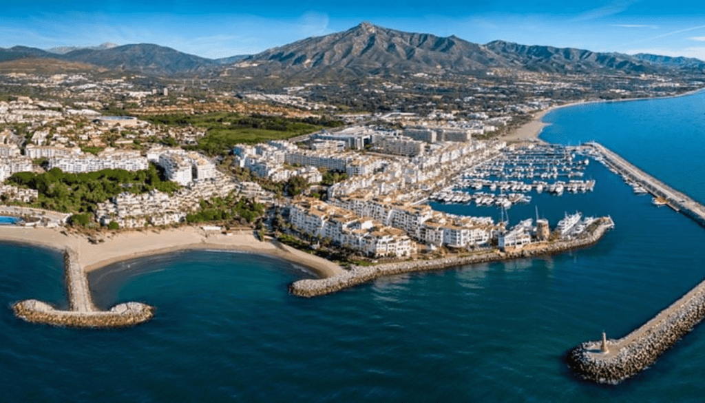 Playa Puerto Banús – Glamorous Beach in Marbella