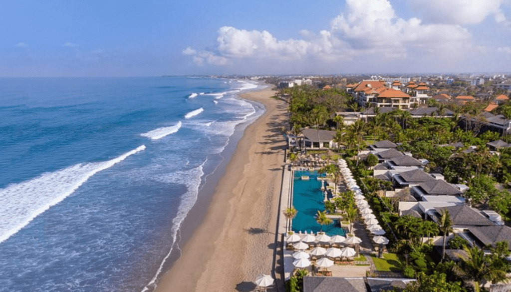 Seminyak Beach_ Lively Atmosphere and Trendy Vibes