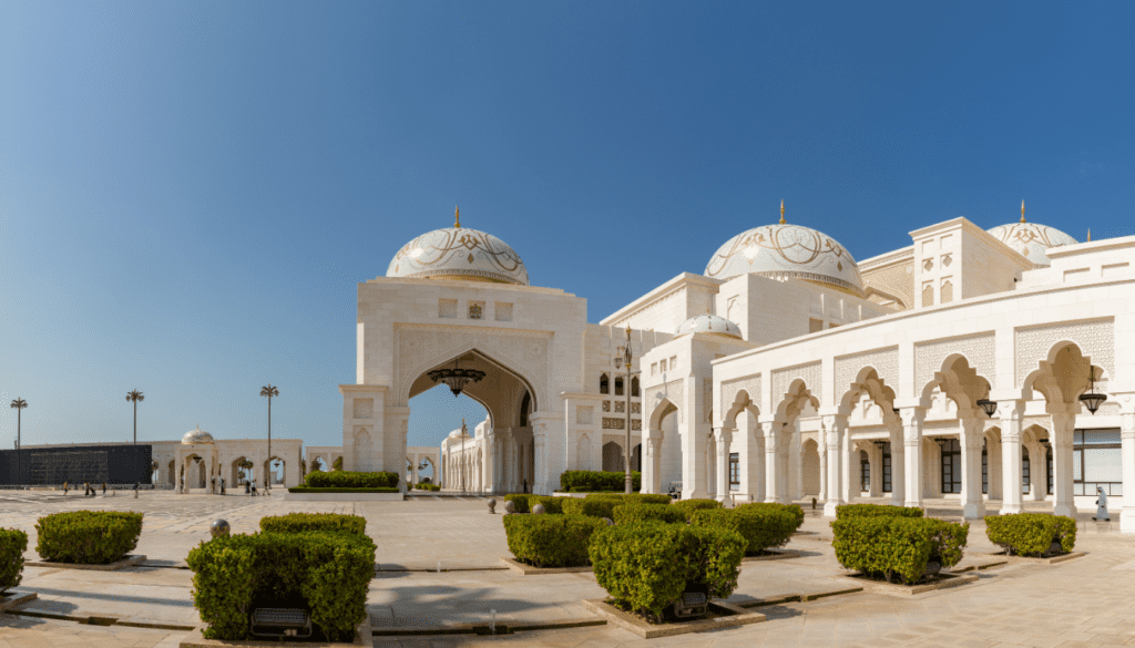 Tour the Magnificent Qasr Al Watan