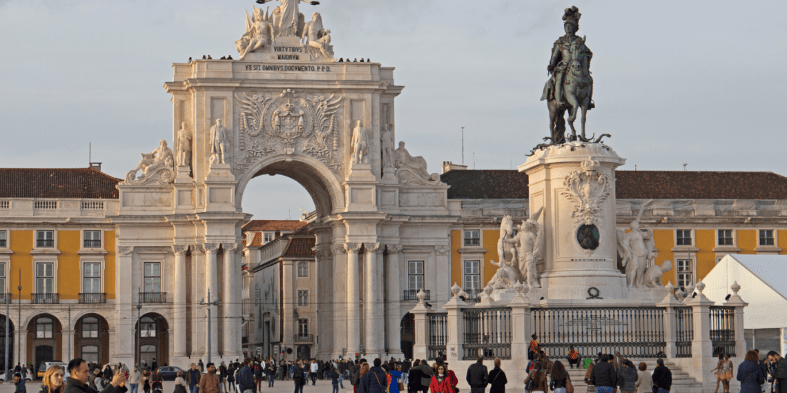 Ultimate Travel Guide to Portugal_ Explore & Discover