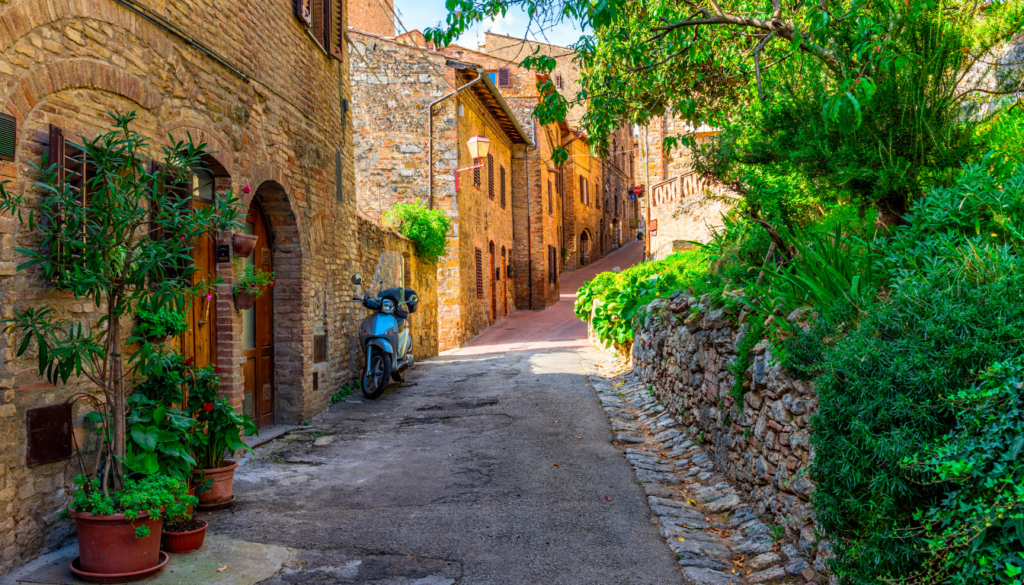 explore italy itinerary in Tuscany