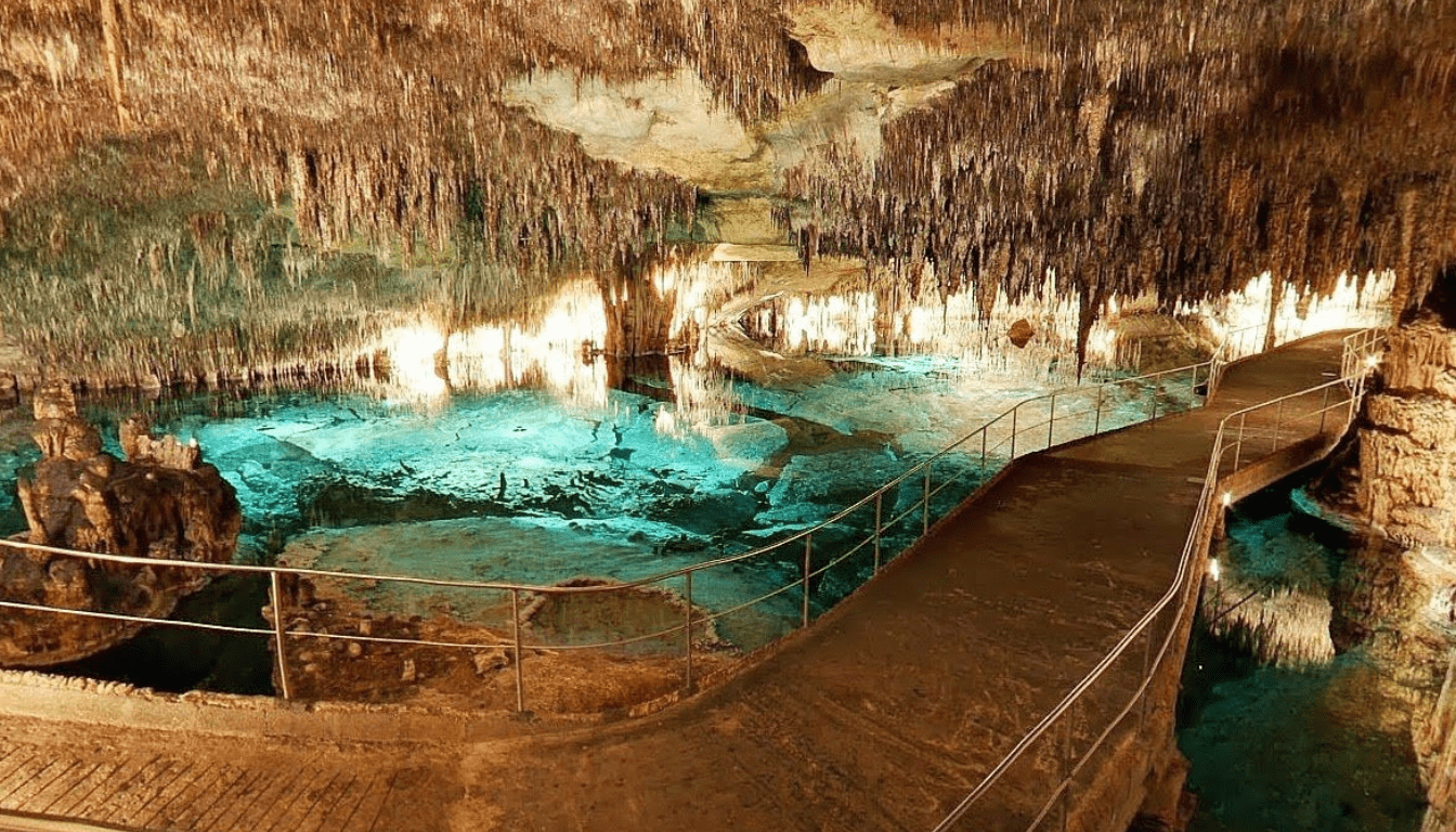 The Tour & the Caves 1