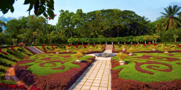 Top 10 Most Beautiful Botanical Gardens Worldwide